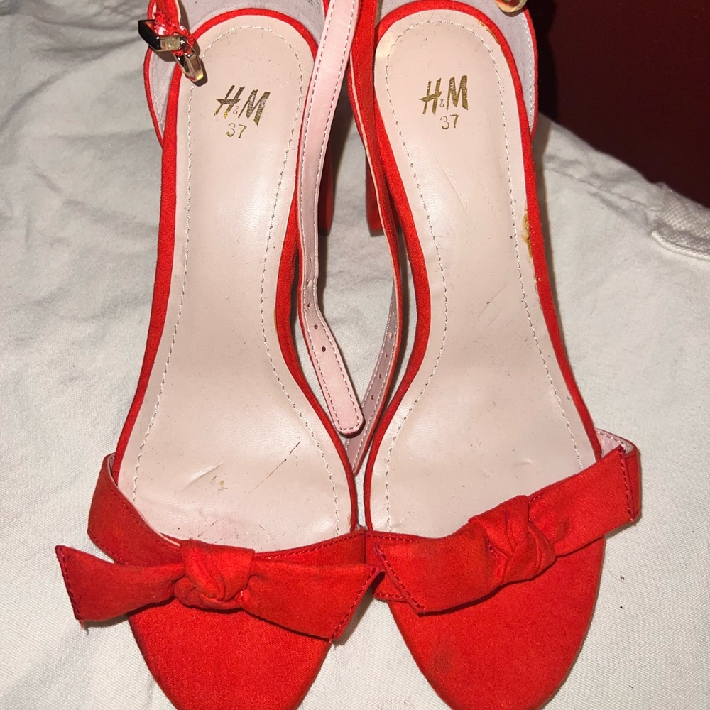 H&M bow tie chucky heels size 6-6.5